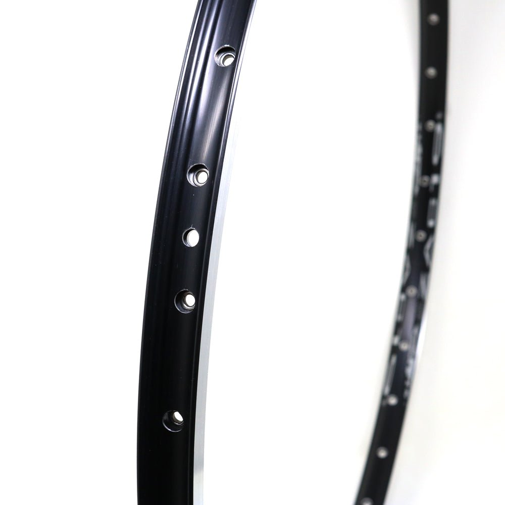Llanta Weinmann 26" 36H CNC Schrader Negro MTB - FIERRIDE