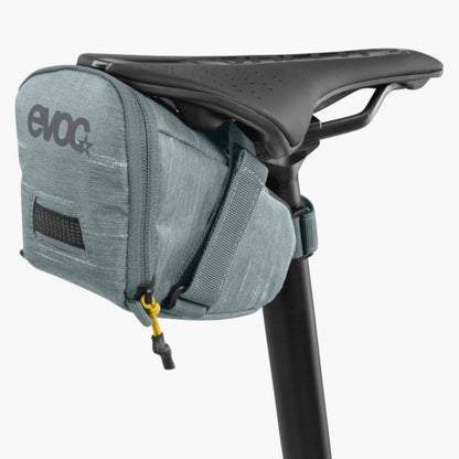 Bolso Bajo Asiento EVOC Tour M Gris Acero MTB - FIERRIDE