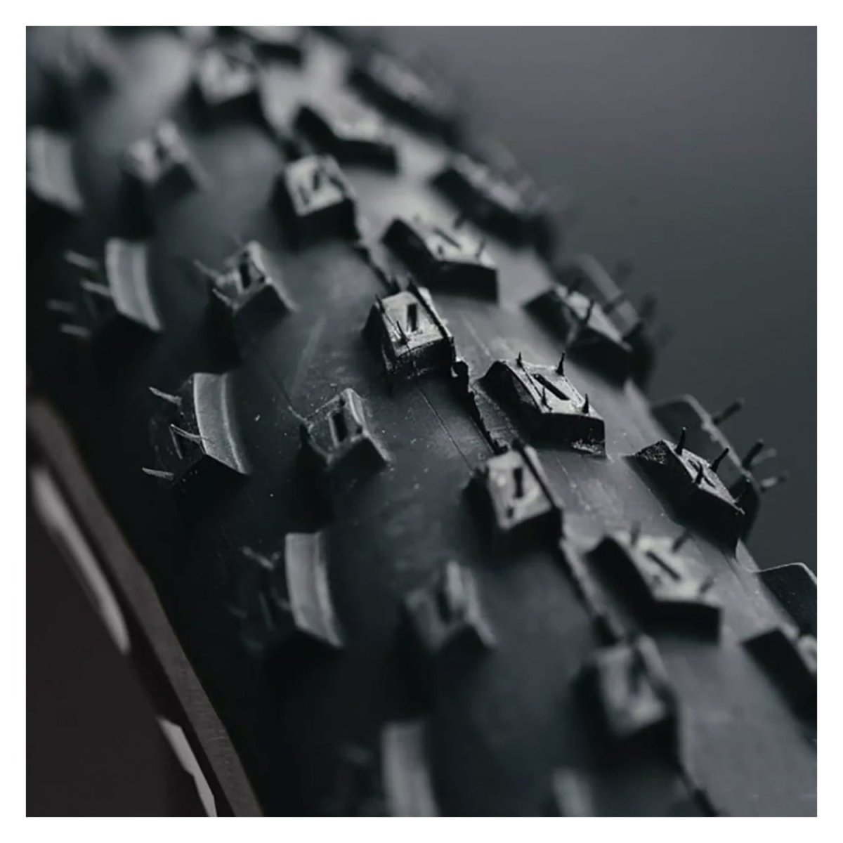 Neumático Vittoria Barzo 27.5 x 2.35 XC Trail TLR G2.0 (Anth/Black) - FIERRIDE